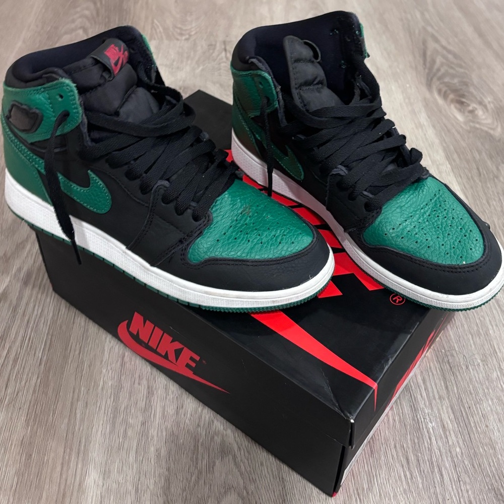 Nike Air Jordan 1 Retro High Pine Green 2.0